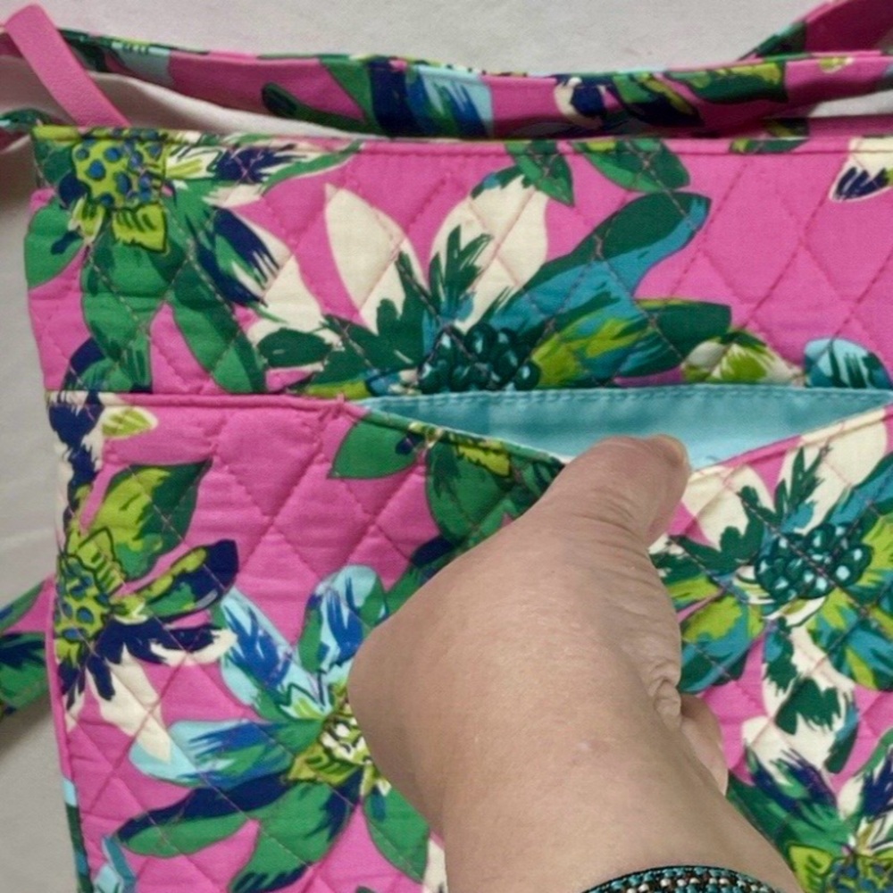 Vera Bradley Large Triple Zip Hipster Crossbody Bag in “Tropical Paradise” - Picture 4 of 10